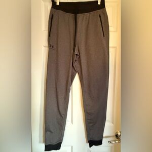 Men’s Under Armour grey jogger Med